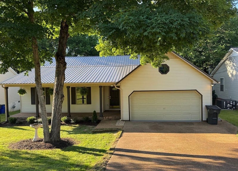 208 Valley Dr, Columbia, TN 38401