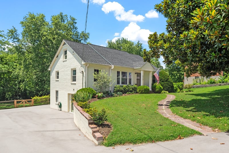 523 Crieve Rd, Nashville, TN 37220