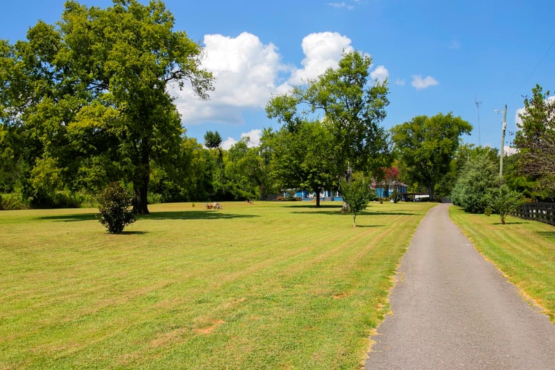 681 Brick Church Ln, Whites Creek, TN 37189