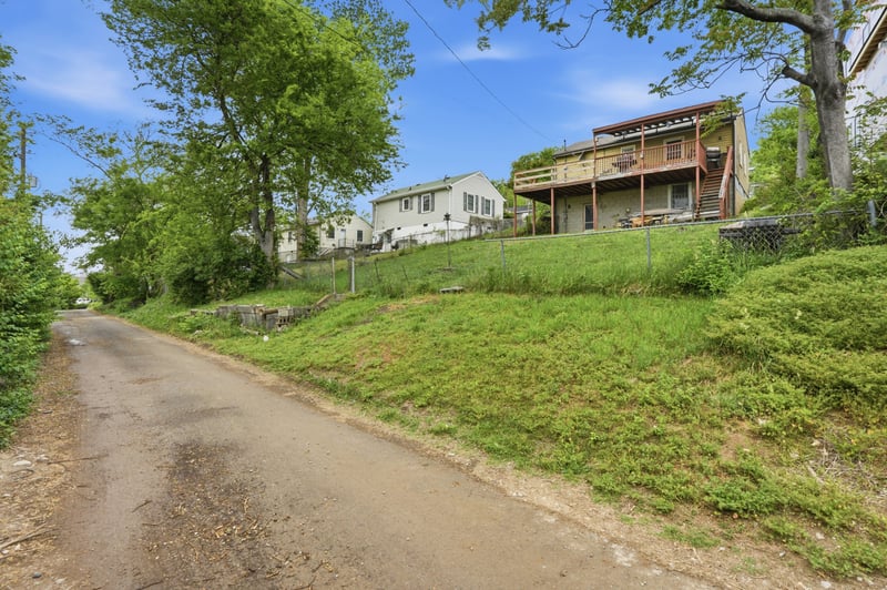 931 S 13th Ct, Nashville, TN 37206