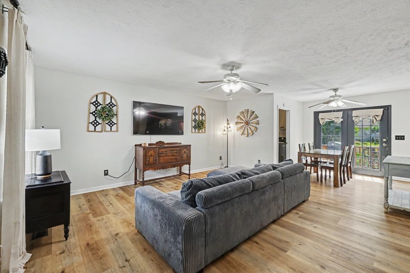 718 Paige Ct, Columbia, TN 38401