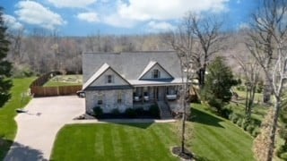 111 Amelia Dr, Bon Aqua, TN 37025