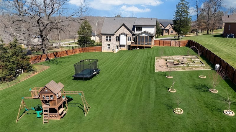 111 Amelia Dr, Bon Aqua, TN 37025