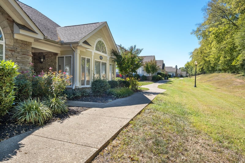 825 Browns Ln #602, Gallatin, TN 37066