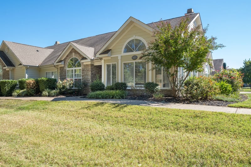 825 Browns Ln #602, Gallatin, TN 37066