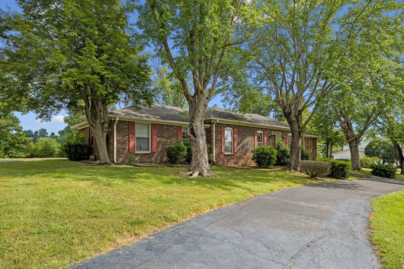 1202 Sycamore Valley Rd, Ashland City, TN 37015