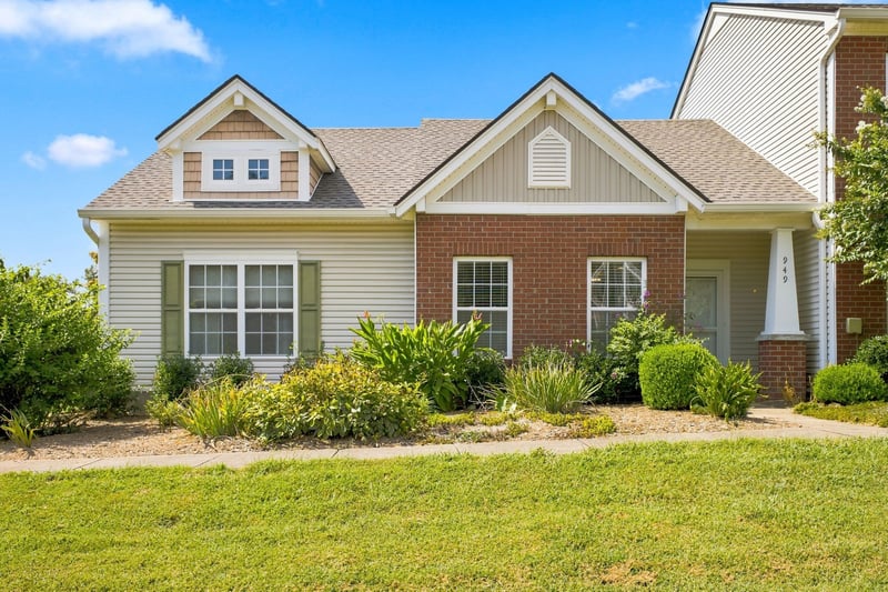 949 Seven Oaks Blvd, Smyrna, TN 37167