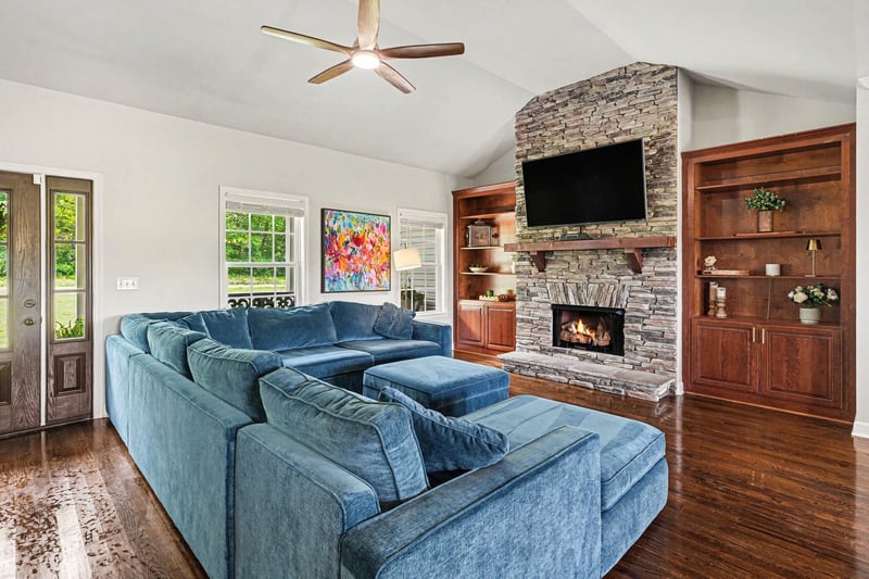 948 Goslin Branch Rd, Burns, TN 37029