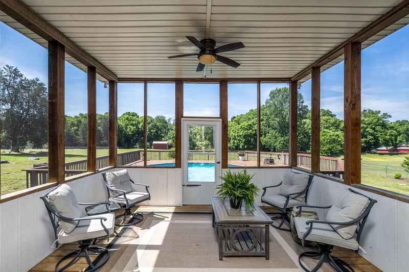 1412 Iron Bridge Rd, Columbia, TN 38401