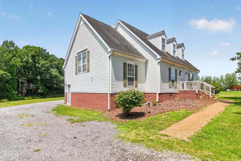 2558 S Mount Pleasant Rd, Greenbrier, TN 37073