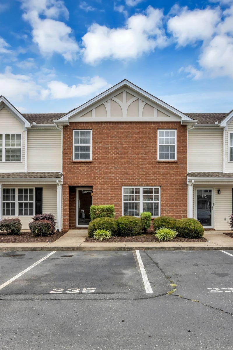 235 Arapaho Dr, Murfreesboro, TN 37128