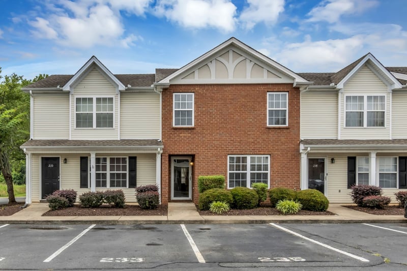 235 Arapaho Dr, Murfreesboro, TN 37128