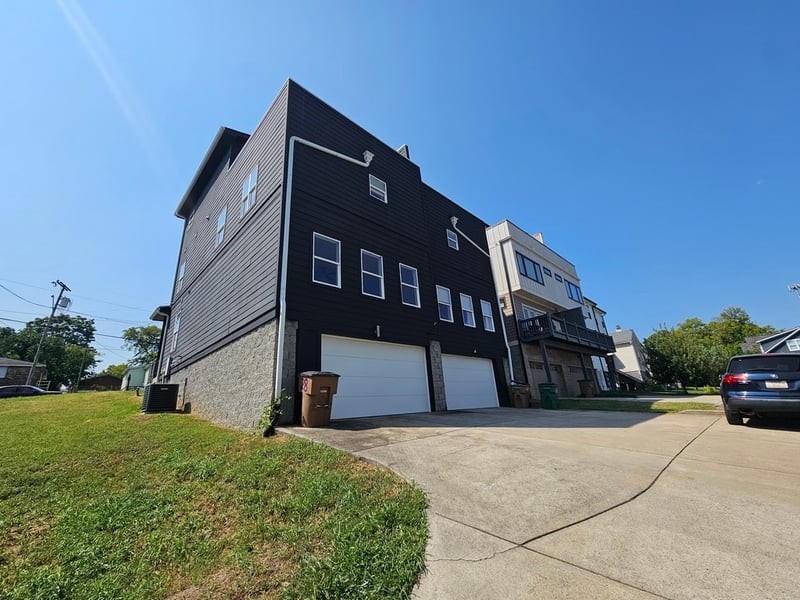 28 N Hill St, Nashville, TN 37210