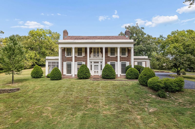 820 Overton Ln, Nashville, TN 37220