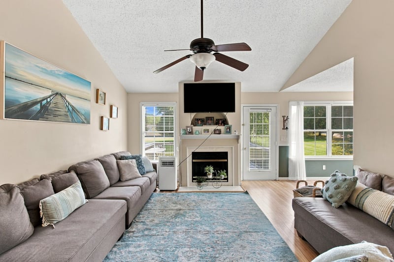 2408 Lakeshore Dr, Spring Hill, TN 37174