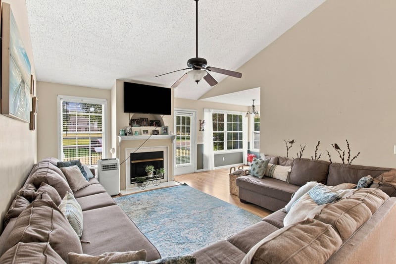 2408 Lakeshore Dr, Spring Hill, TN 37174