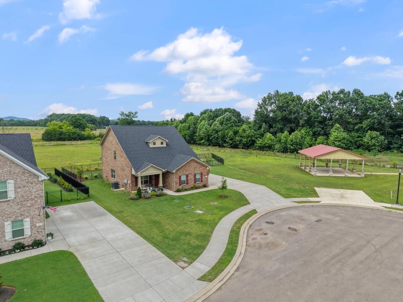 611 Hawkeye Ct, Eagleville, TN 37060