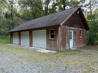 740 Leath Chapel Rd, Bethpage, TN 37022