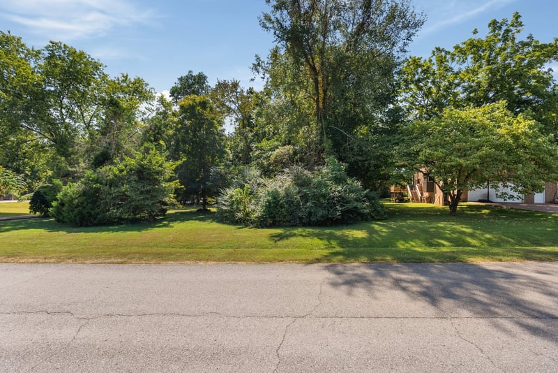 402 Allison Ct, Kingston Springs, TN 37082