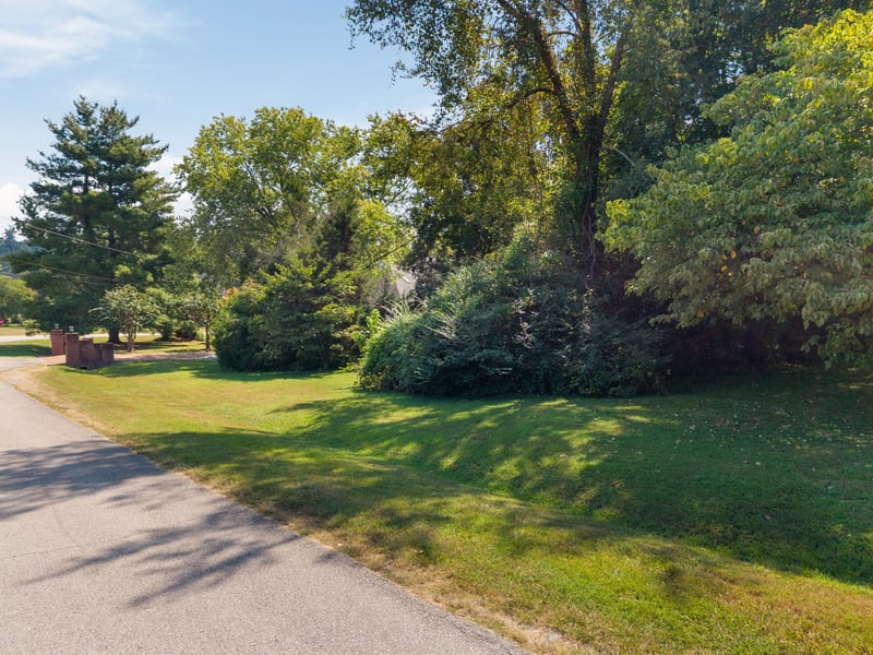 402 Allison Ct, Kingston Springs, TN 37082