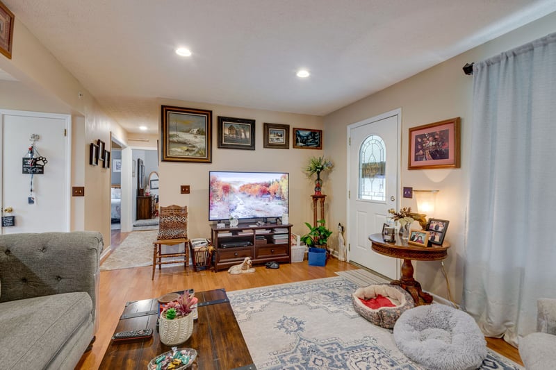 309 Bluebird Ln, Dickson, TN 37055