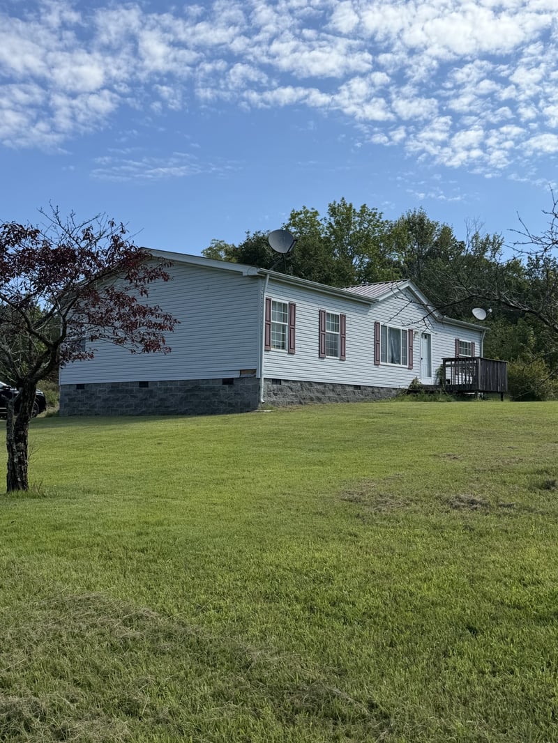 1051 Old Stage Rd, Dickson, TN 37055