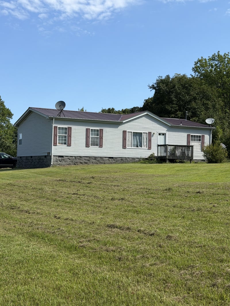 1051 Old Stage Rd, Dickson, TN 37055