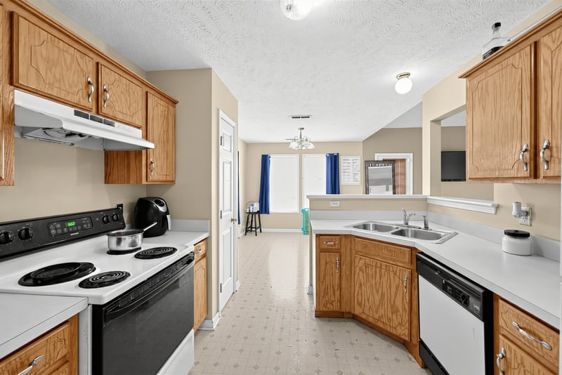 6000 Eden Ln, La Vergne, TN 37086