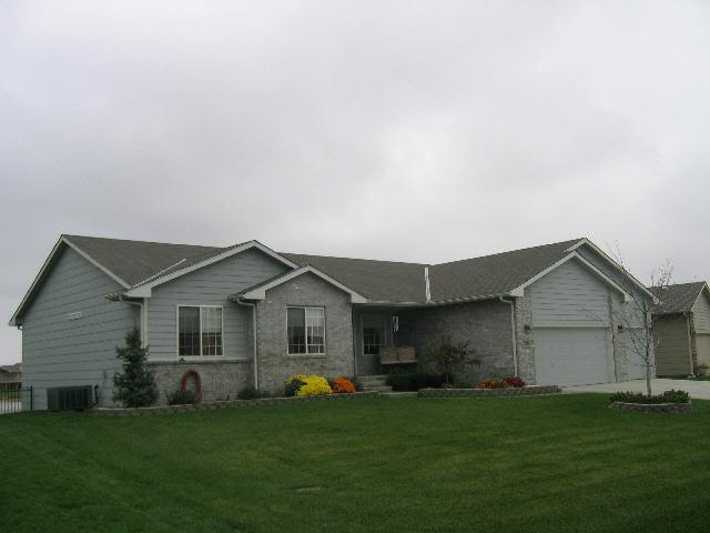 1320 N Lake Edge, Wichita, KS 67052