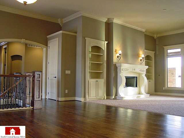 2306 N Lindsay, Wichita, KS 67228