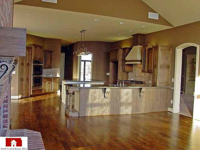 2306 N Lindsay, Wichita, KS 67228