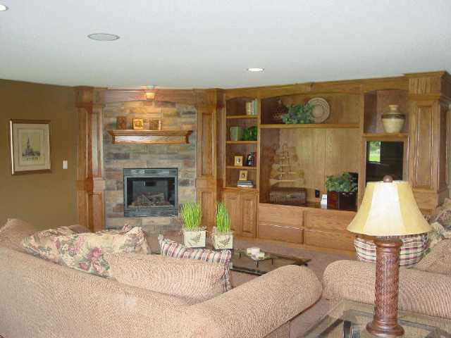 1713 Elk Ridge Ave, Wichita, KS 67052