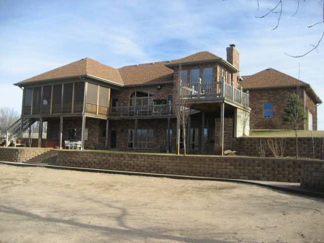 1500 E 63rd St S, Wichita, KS 67216