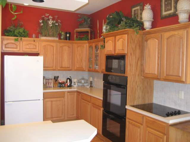 1500 E 63rd St S, Wichita, KS 67216