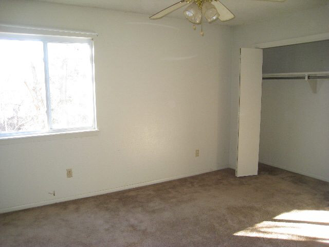818 W University Ave, Wichita, KS 67213