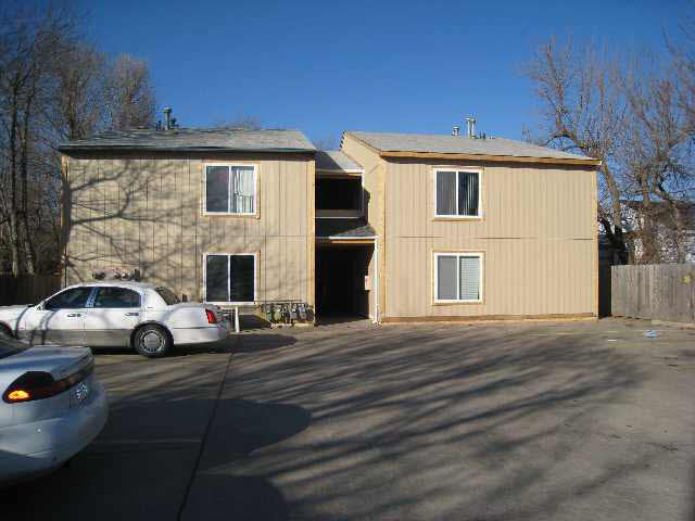 818 W University Ave, Wichita, KS 67213