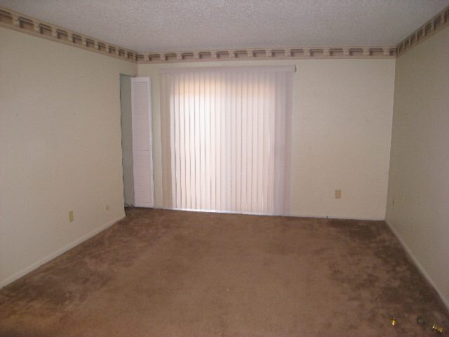 818 W University Ave, Wichita, KS 67213