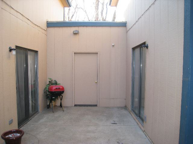 818 W University Ave, Wichita, KS 67213