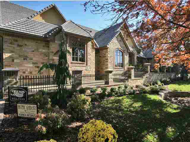 2048 Oak Creek Pkwy, Wichita, KS 67206