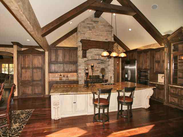 2048 Oak Creek Pkwy, Wichita, KS 67206