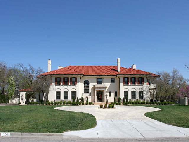300 N Crestway, Wichita, KS 67208