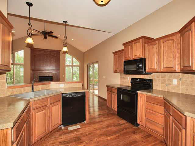 906 Beau Jardin, Wichita, KS 67037