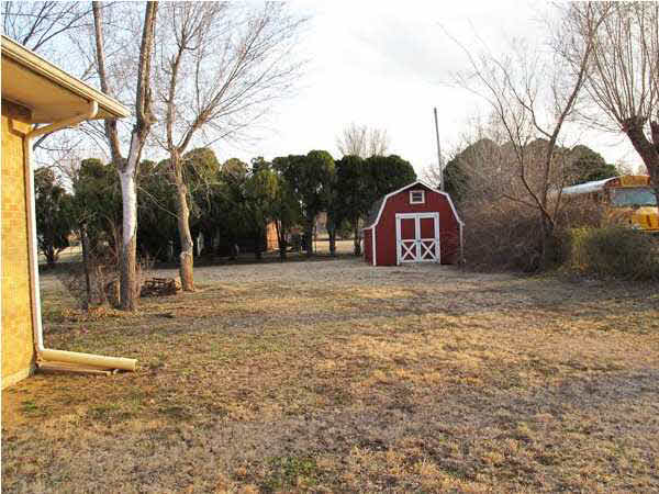21 Glass Manor Ln, Hutchinson, KS 67505
