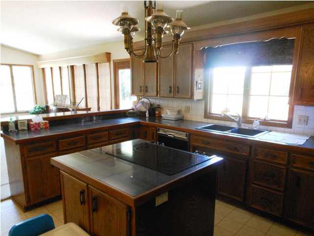 6306 N East Lake Rd, Walton, KS 67151
