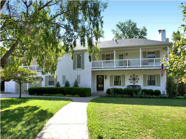 14 S Lakeside Blvd, Eastborough, KS 67207