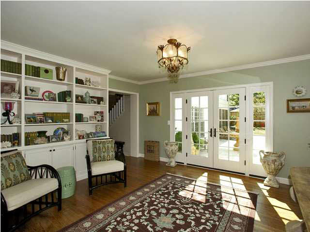 14 S Lakeside Blvd, Eastborough, KS 67207