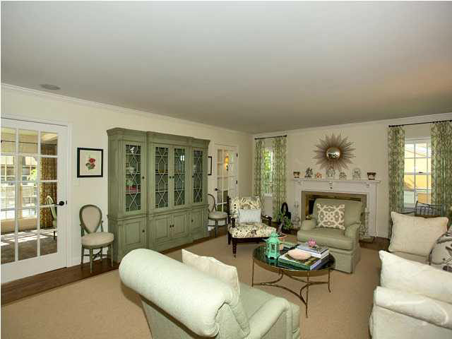 14 S Lakeside Blvd, Eastborough, KS 67207