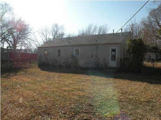 5818 N Park Pl, Park City, KS 67204