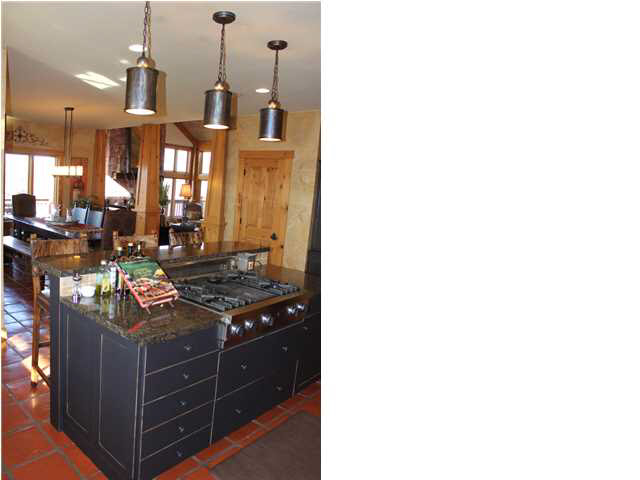 9301 N Woodlawn Ave, Valley Center, KS 67147