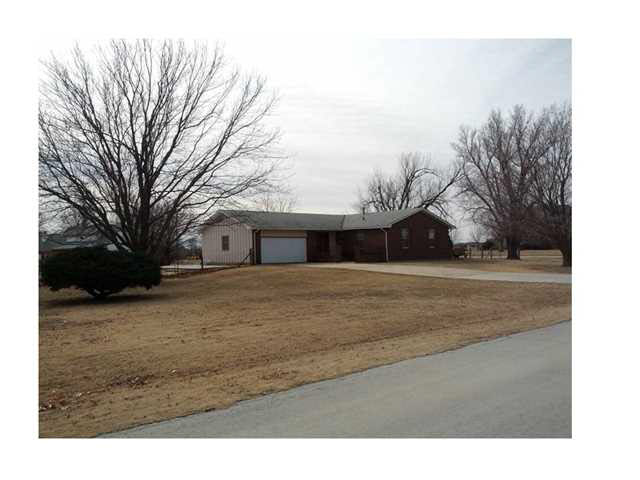 10625 W Cora, Maize, KS 67205